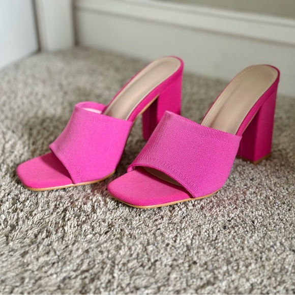 Barbie Pink Block Heels - Picture 1 of 12